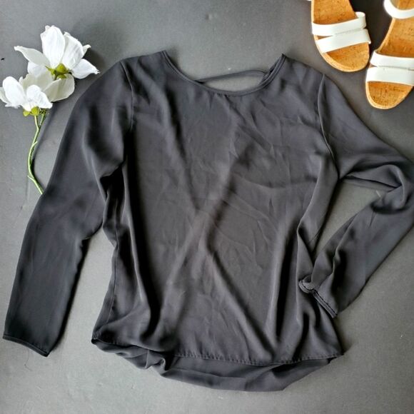 Anthropologie Tops - Anthropologie Black Flowy Blouse